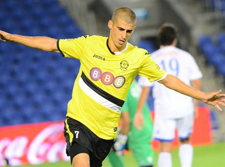 הוא דווקא יתקבל בפרחים. עמית בן שושן (אלן שיבר)