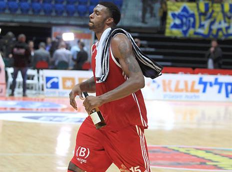 סמית', פירק את מכבי (אלן שיבר)