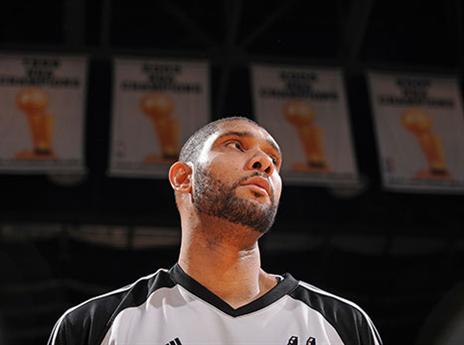 דאנקן. רשום על כל הדגלים ברקע (getty)