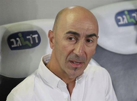 ועכשיו, לבית הדין. פאקו (אלן שיבר)