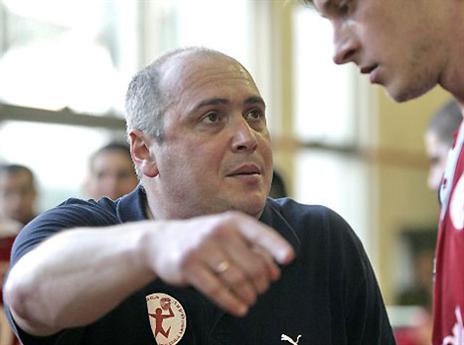 זייקמן מחפש יציבות (צילום: עמית שיסל, איגוד הכדוריד)