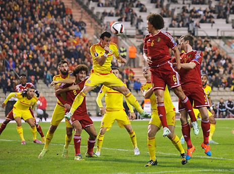 בייל מתרומם לנגיחה. לא יהיה קל (gettyimages)