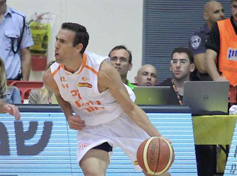 נס ציונה יצטרכו להסתדר בלעדיו. רוט (צילום: אלן שיבר)