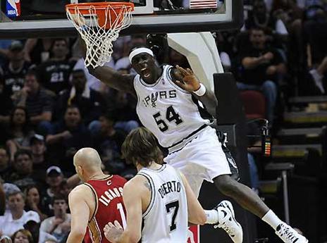 אחר כך הוא ריחף קצת בסן אנטוניו (gettyimages)
