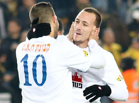 נכנס כמחליף וכבש. עוז פרץ (דני מרון)