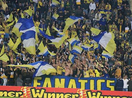 כ-2,000 אוהדים הגיעו לאצטדיון המושבה. (אלן שיבר)