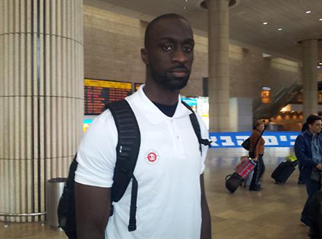 רק חודש עבר, ופופס שוב בנתב"ג