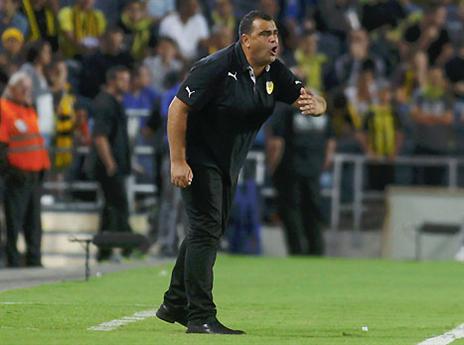 מפלס הלחץ ממשיך להעלות. קורצקי (אלן שיבר)