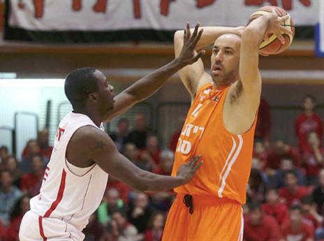 הפועל עלתה לרבע הגמר (אלן שיבר)