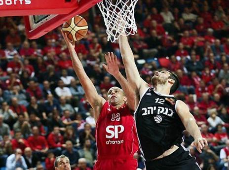 גם כי הידיים של השחקנים שלו לא רעדו (עודד קרני)