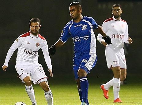 שער אחד רשום על שמו. זגורי (עודד קרני)