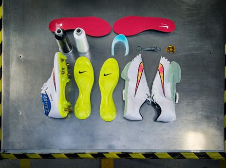 החומרים שמהם עשויים נעליים (מירקו מרקיורי)