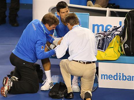 נזקק לטיפול רפואי. ג'וקוביץ' (GETTYIMAGES)