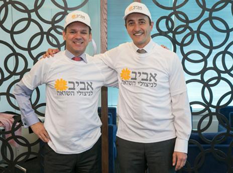 השגרירים וולדקאמפ ושארמה. התגייסו למשימה (בני לפיד, עמותת אביב)