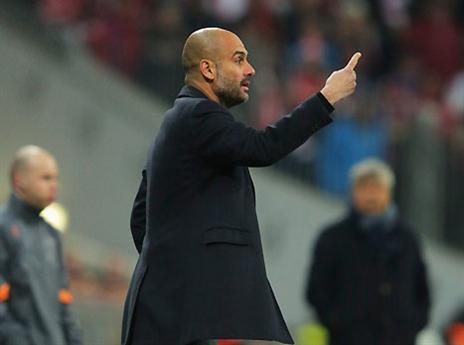 מרוצה משחקניו. גווארדיולה (GETTYIMAGES)