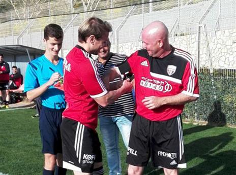 והנה הוא נכנס (צילום: אהרון מילרד)