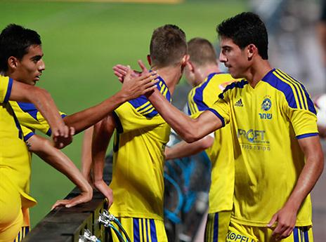 שמרו על מקומם בפסגה