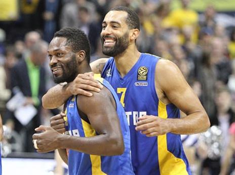 חיוכים מכל הלב (gettyimages)