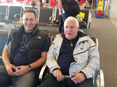 היתרון? עוזר המאמן. גודס וגרשון מחויכים