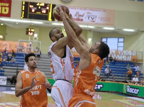 קארמייקל, משחק סולידי שלו (אודליה מטרי, מכבי ראשל"צ)