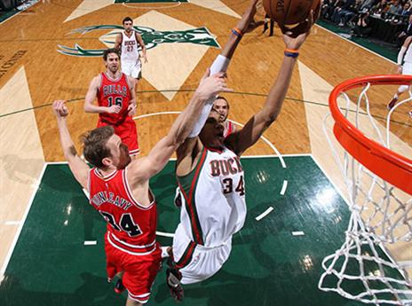 אנטטוקומפו. מילווקי על סף הדחה (getty)