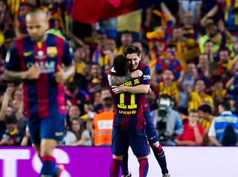 גם ניימאר בירך את הסופרסטאר שלצידו messi