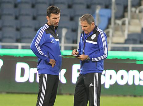 למד הרבה מגוטמן. בנאדו עם מאמן הנבחרת (יוסי שקל)