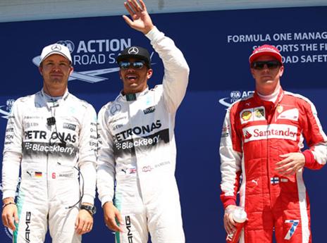 המילטון עם רוזברג ורייקונן (Getty)