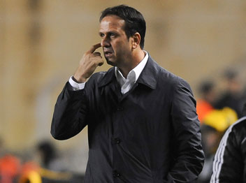 פירסם את הסגל. רוני לוי