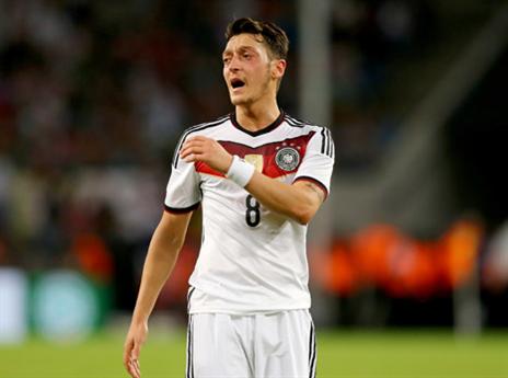 אוזיל עצבני. ניסוי כלים רע לאלופת העולם (Getty)