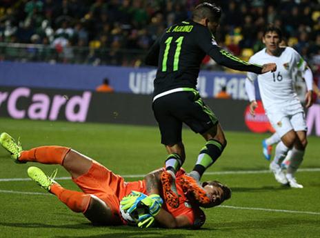 קיניונס עצר את אקינו (gettyimages)