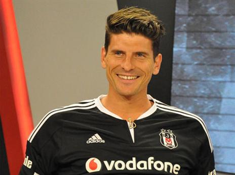 כבר נראה מוכן לתכנית אירוח באיסטנבול. גומז (gettyimages)