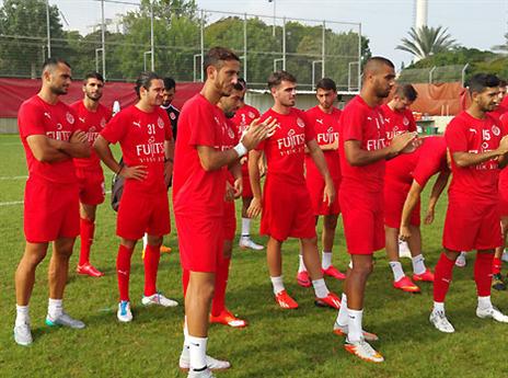 כפיים לווינטרה בחודורוב (האתר הרשמי)