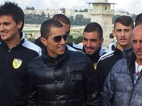 בהתחלה עוד חגגו איתו