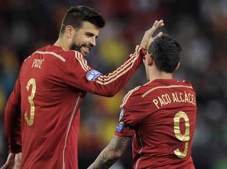 כבר התרגל לשריקות. פיקה חוגג עם פאקו אלקאסר (gettyimages)