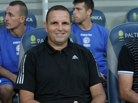 חייב ניצחון. רן בן שמעון (יוסי שקל)