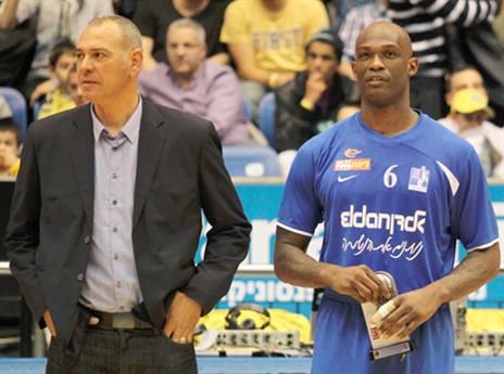 פתרון גם לכדורסל? אמסלם (אלן שיבר)