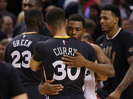 קרי מברך את לאורי. משחק גדול לשניהם (getty)