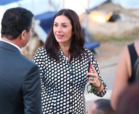 עיצבנה את האדומים. רגב