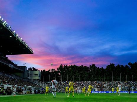 פה הקסם קורה. האצטדיון בשכונת ואייקאס (Getty)