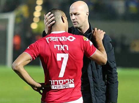 יצטרך לחפש מאמן חדש? קרויף (אלן שיבר)