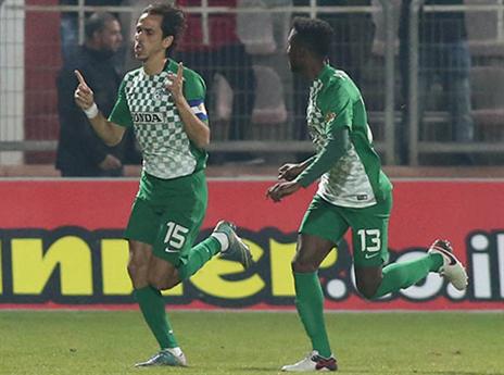 בתקופה מצויינת. בניון (אלן שיבר)