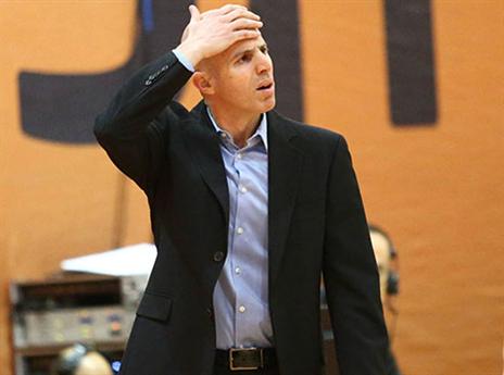 גם פרנקו התקשה להבין מה קרה במחצית הראשונה (אלן שיבר)