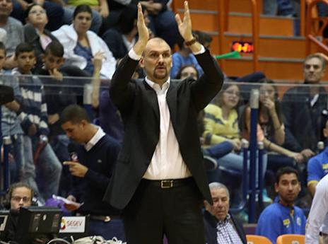 ז'אן טבק נבחר למאמן החודש של מנהלת הליגה (יוסי שקל)