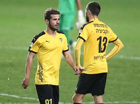 בדרך החוצה. דה לוקאס (אךן שיבר)