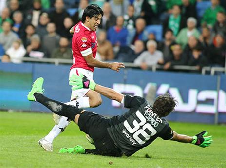 הפועל באר שבע  ואליניב ברדה התעשתו לקראת סוף המחצית הראשונה וניסו לחזור למשחק (אלן שיבר)