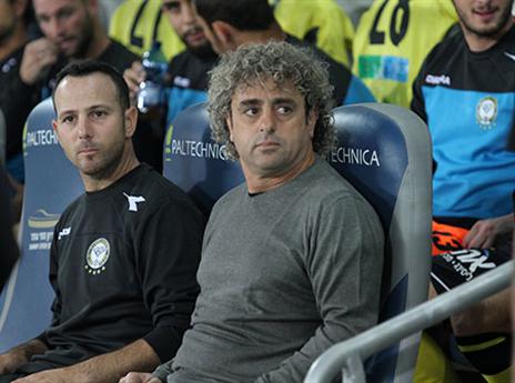 "אוהב לחץ בחלק המגרש של היריבה" (יוסי שקל)