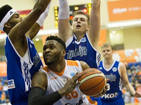 מונרו חופר (רותם ברנשטיין)