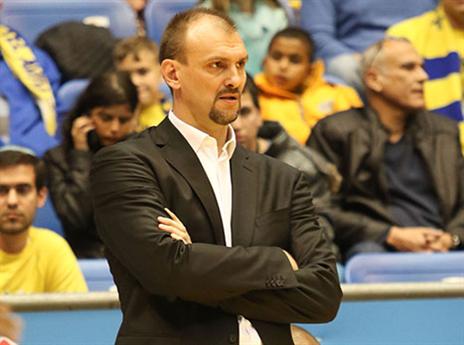 טבק. ייאלץ לחכות למקל? (דני מרון)