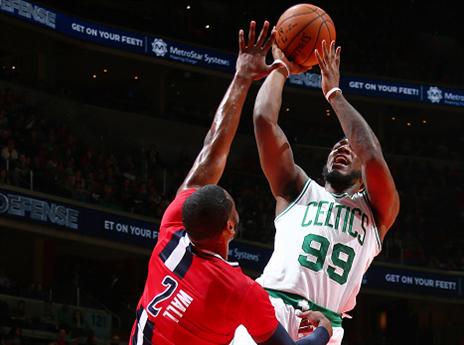 קראודר קולע על וול. גיבור מול גיבור טראגי (gettyimages)